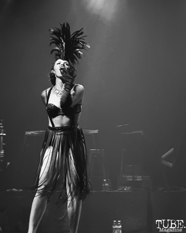Wily Minx Burlesque dancer, Dasha Cayenne, Fox Theater, Oakland, CA. June 8, 2016. Photo Anouk Nexus