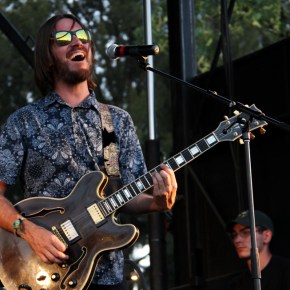 Have a look at the&nbsp;Monophonics.